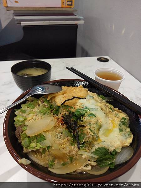 泡菜牛丼