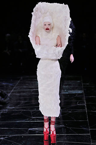 Alexander McQueen 12.jpg