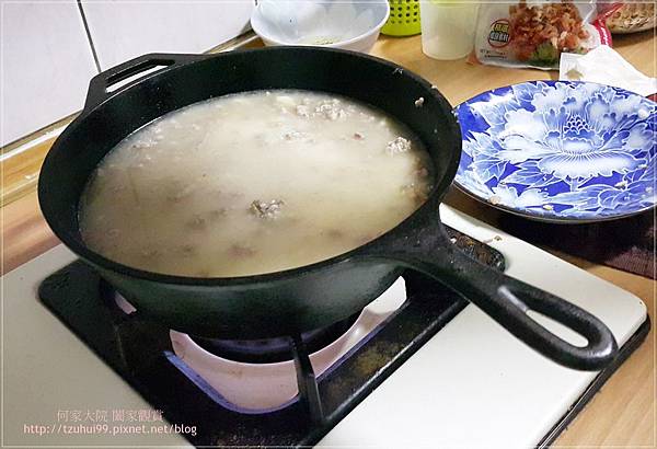 (鑄鐵鍋料理)櫻花蝦芥菜飯佐臘腸 16.jpg