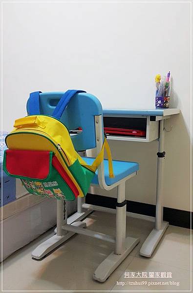 【TOVIN】兒童智能護眼檯燈 03.jpg