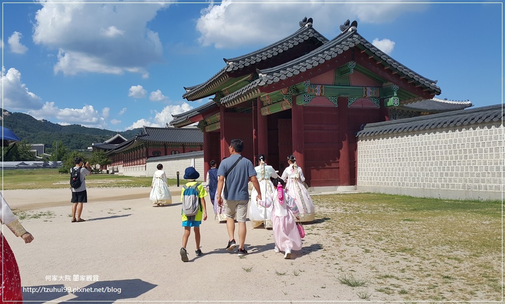 2018韓國首爾團體行Day1 桃園機場停車+Wifi機租借+豆火+韓服體驗+景福宮+東大門+韓式部隊鍋+L'ART Hotel+雄獅旅遊+行程分享 23.jpg