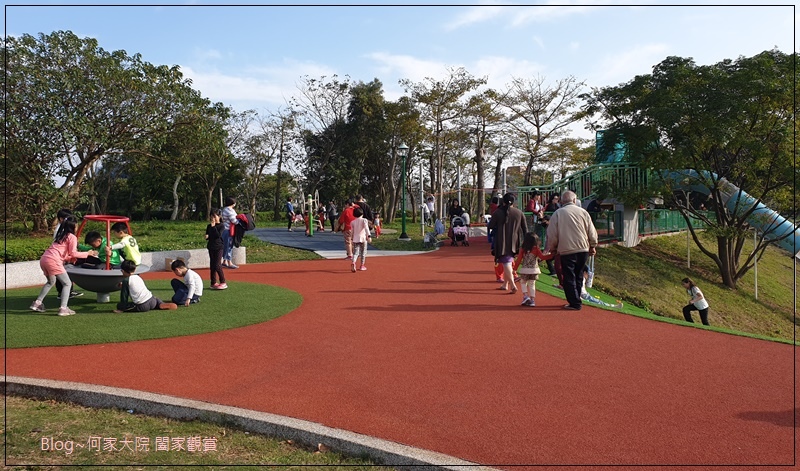 林口足夢運動公園(兒童足球場+超長溜滑梯+攀岩場+攀爬網)滯洪池公園 03.jpg