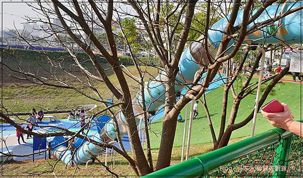 林口足夢運動公園(兒童足球場+超長溜滑梯+攀岩場+攀爬網)滯洪池公園 10.jpg