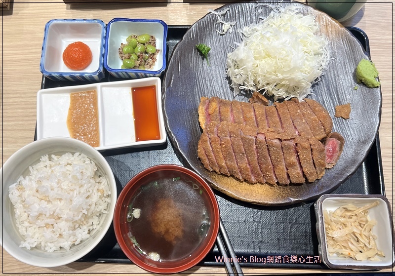 炸牛元村林口店(林口三井outlet好吃美食+林口美食+日本美食+烤炸牛排+白飯高麗菜絲吃到飽) 11.jpg