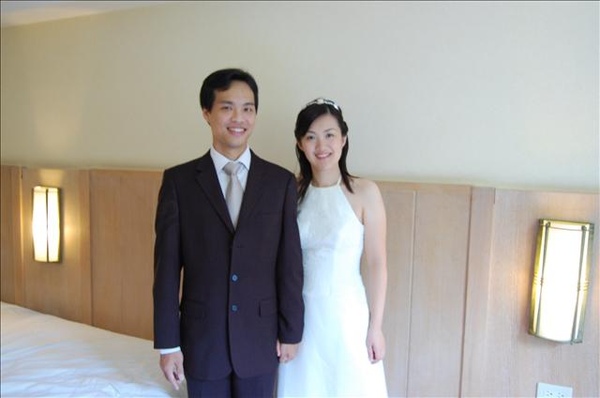 著裝完成的伴郎娘二人