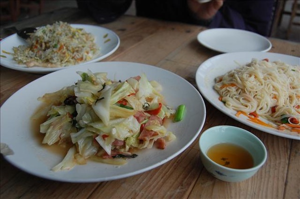 茶油炒飯/麵線、炒培根高麗菜