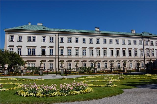 市區美麗的Mirabell Garden