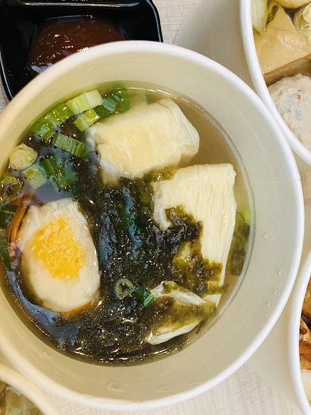 【台北內湖】三軍總醫院吃什麼 微風美食街任你選 【台北內湖】三軍總醫院吃什麼 微風美食街任你選