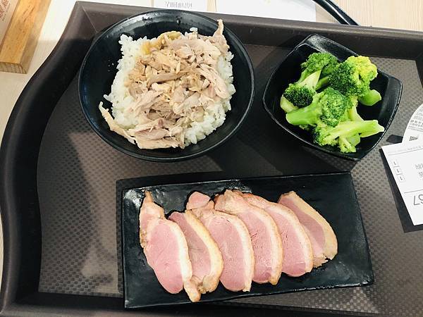 【台北內湖】三軍總醫院吃什麼 微風美食街任你選 【台北內湖】三軍總醫院吃什麼 微風美食街任你選