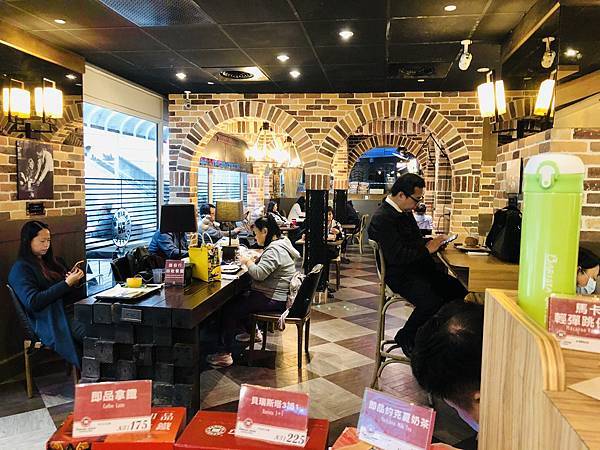 【台北內湖】三軍總醫院吃什麼 微風美食街任你選 【台北內湖】三軍總醫院吃什麼 微風美食街任你選