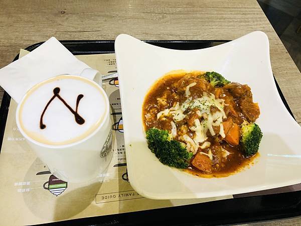 【台北內湖】三軍總醫院吃什麼 微風美食街任你選