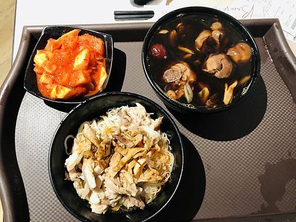 【台北內湖】三軍總醫院吃什麼 微風美食街任你選 【台北內湖】三軍總醫院吃什麼 微風美食街任你選