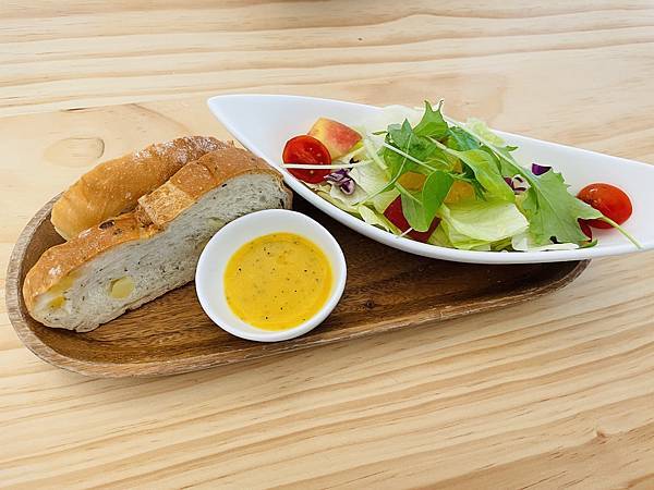 【內湖大湖】隱藏在大溝溪生態治水園區旁的網美餐廳 - Le 