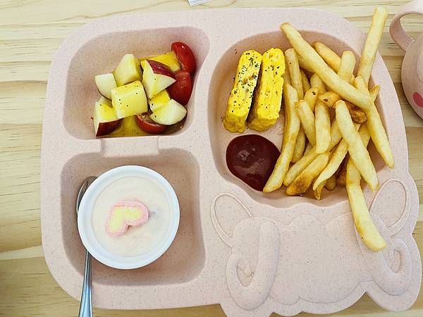 【內湖大湖】隱藏在大溝溪生態治水園區旁的網美餐廳 - Le 【內湖大湖】隱藏在大溝溪生態治水園區旁的網美餐廳 - Le