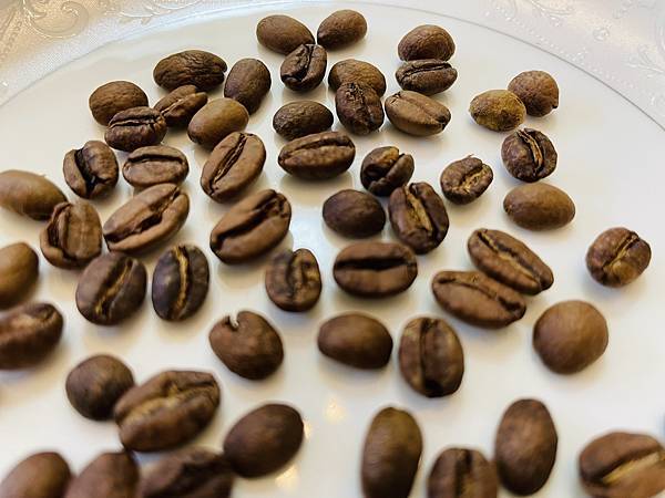 【高雄咖啡】TiARA cafe有實體店面嘍! 自選自烘的咖