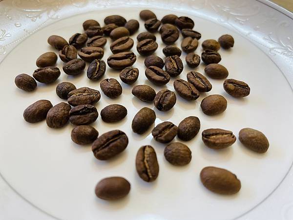 【高雄咖啡】TiARA cafe有實體店面嘍! 自選自烘的咖