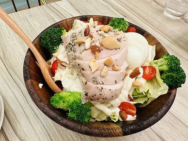 【內湖大湖】隱藏在大溝溪生態治水園區旁的網美餐廳 - Le 