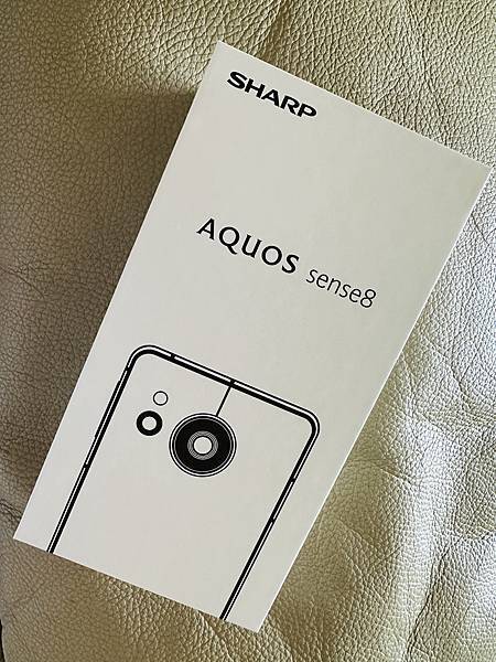 【輕手機開箱】SHARP AQUOS sense8 防水防摔 【輕手機開箱】SHARP AQUOS sense8 防水防摔