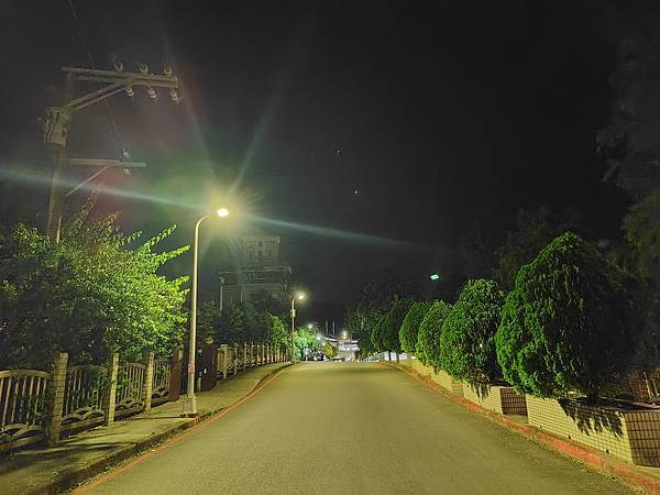 【輕手機開箱】SHARP AQUOS sense8 防水防摔 【輕手機開箱】SHARP AQUOS sense8 防水防摔