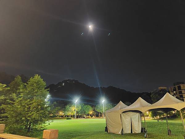 【輕手機開箱】SHARP AQUOS sense8 防水防摔 【輕手機開箱】SHARP AQUOS sense8 防水防摔