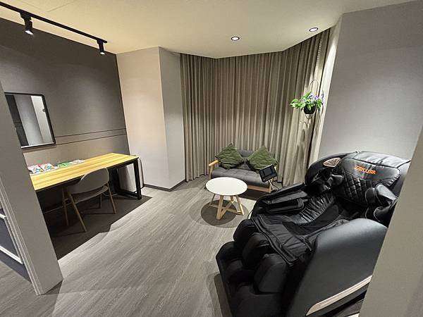 【桃園住宿】IF Motel 商務汽車旅館 風格雙人車庫房 【桃園住宿】IF Motel 商務汽車旅館 風格雙人車庫房