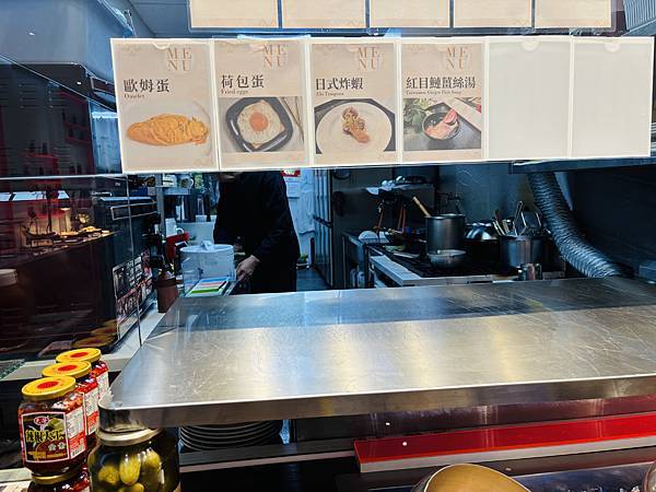 【桃園住宿】IF Motel 商務汽車旅館 風格雙人車庫房 【桃園住宿】IF Motel 商務汽車旅館 風格雙人車庫房