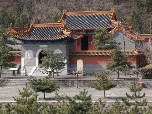 天下第一雄关「居庸关」前方有座小庙「关王庙,11点钟上游览车