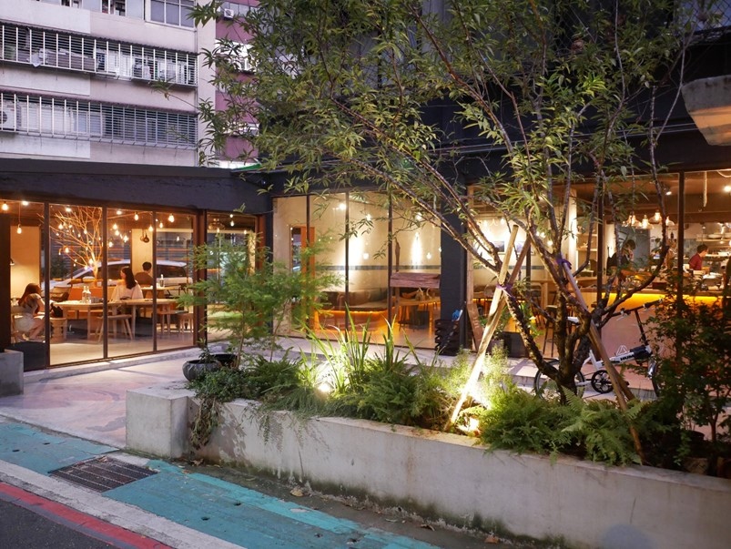 【101世貿捷運站】 GUMGUM Beer &amp; Wings 餐酒館 - 台北包場餐廳