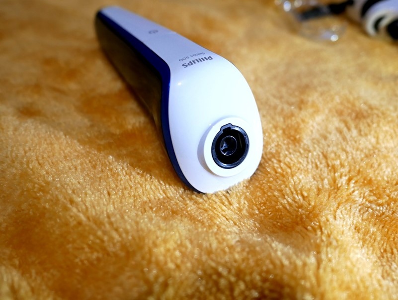 Philips U-tube S566 順翼貼麵怎麼颳都行，舒適不留痕跡！