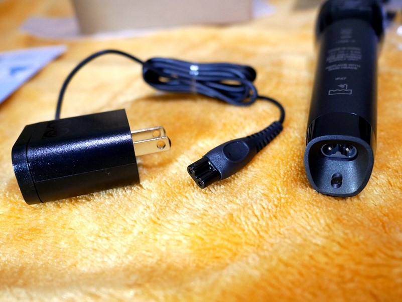 Philips U-tube S566 順翼貼麵怎麼颳都行，舒適不留痕跡！