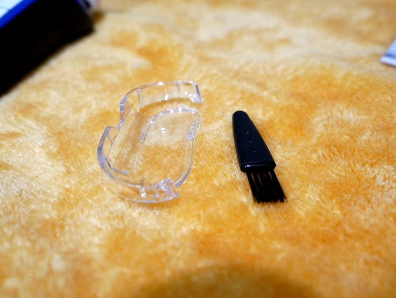 Philips U-tube S566 順翼貼麵怎麼颳都行，舒適不留痕跡！