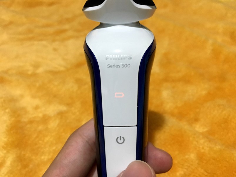 Philips U-tube S566 順翼貼麵怎麼颳都行，舒適不留痕跡！