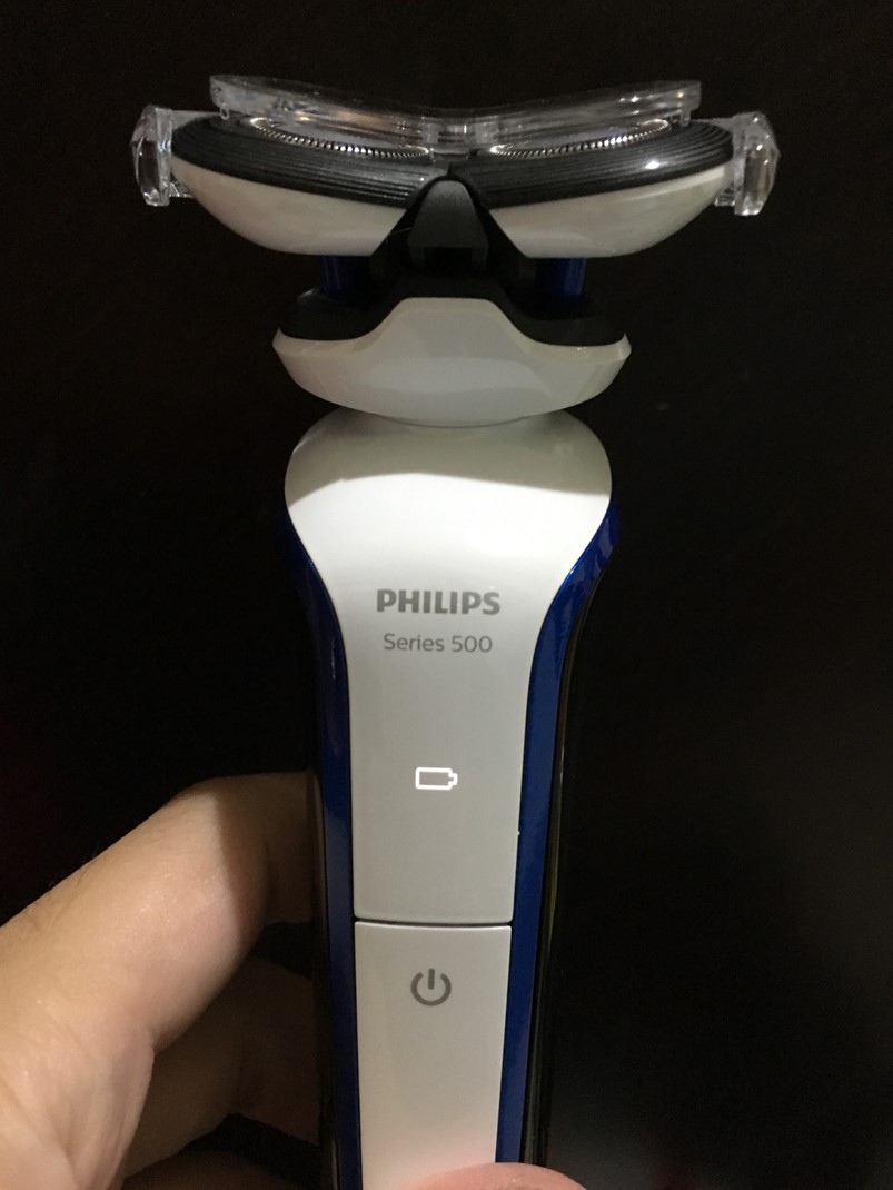 Philips U-tube S566 順翼貼麵怎麼颳都行，舒適不留痕跡！