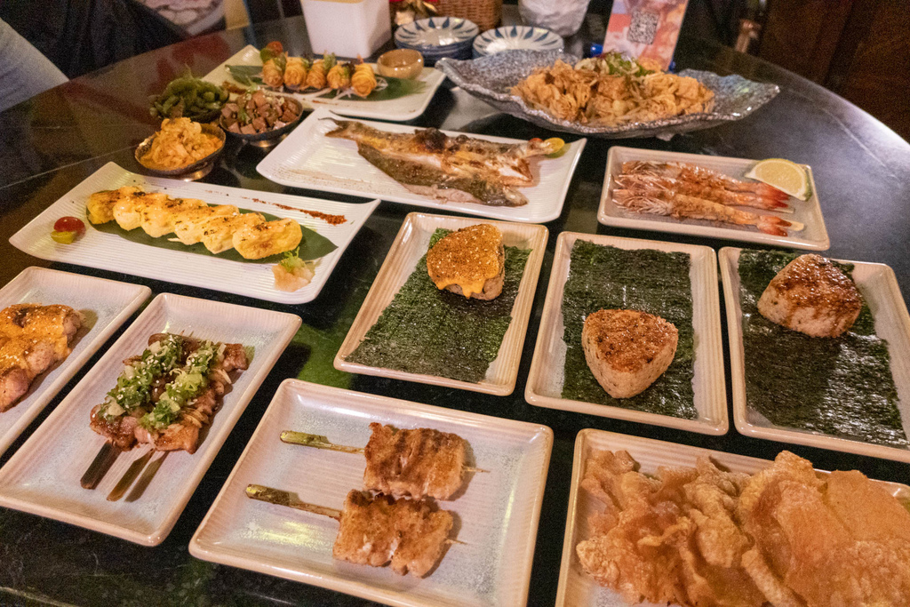 【美食】摩多居酒屋，日式料理串燒酒場，食材天然的美味，新莊廟