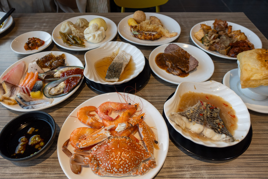 【美食】潮港城太陽百匯，百道料理30年老字號，海鮮吃到飽大滿