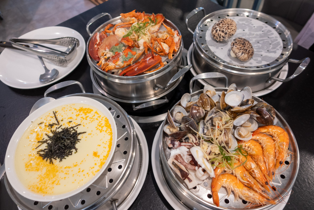 【美食】蒸天下蒸氣海鮮火鍋，活體海鮮現蒸品嚐最原始的鮮甜！板