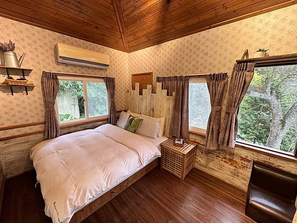 苗栗--南庄橄欖樹民宿~〈森林中的咖啡香，是民宿也是咖啡廳!