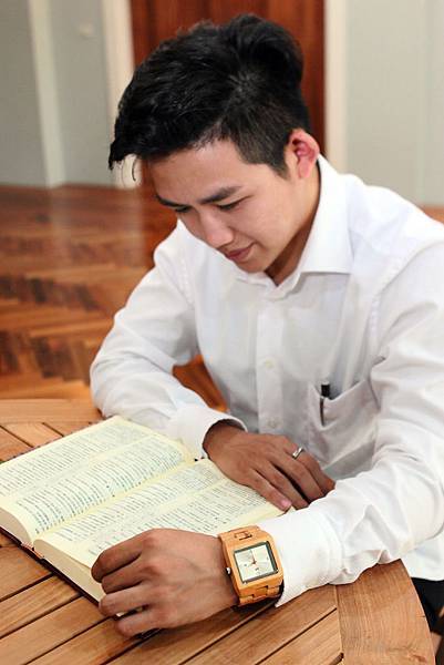 台灣設計原創品牌 UA WOOD 能量健康木錶登場！