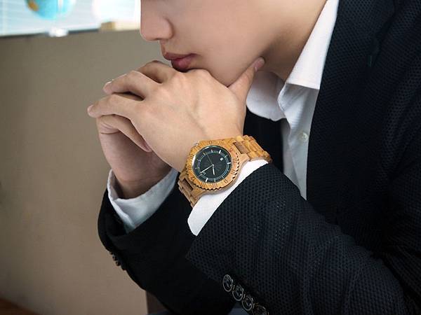 台灣設計原創品牌 UA WOOD 能量健康木錶登場！