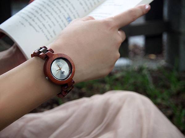 台灣設計原創品牌 UA WOOD 能量健康木錶登場！