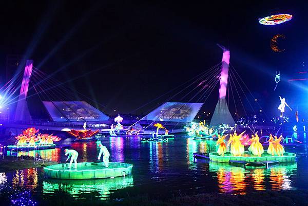 2016桃園燈會主燈區 280 (1024x683).jpg