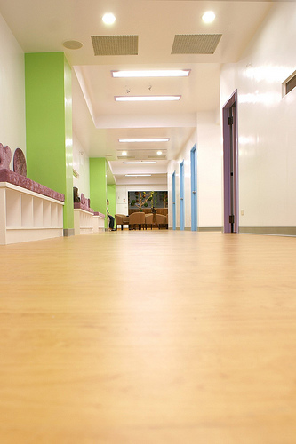 教室外-寬廣的長走廊