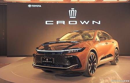 UBER 皇冠大車隊 CROWN.jpg