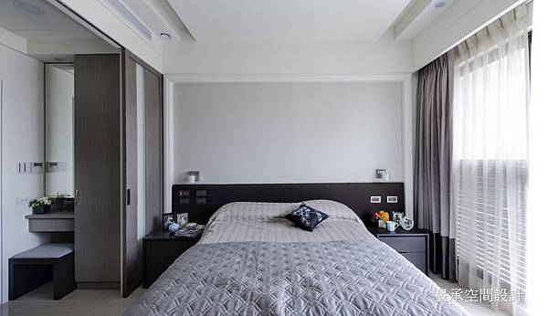 主臥床頭設計 主臥床頭設計