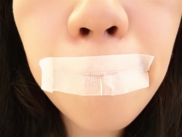 嘴貼膠帶矯正口呼吸引爭議?專家詳解,教你貼對不NG2 嘴貼膠帶矯正口呼吸引爭議?專家詳解,教你貼對不NG2
