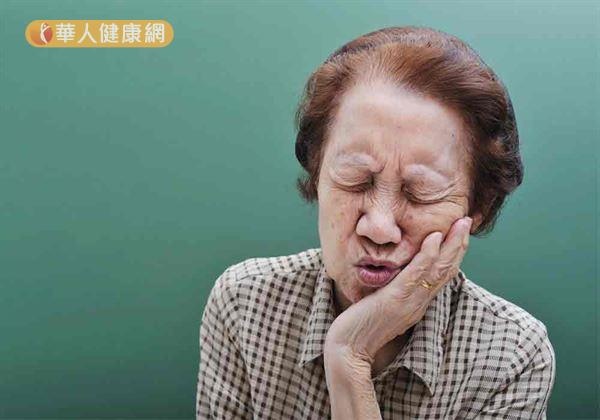 舌破好不了險變舌癌 原來是假牙惹禍 舌破好不了險變舌癌 原來是假牙惹禍