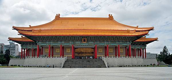 Taiwan_2009_Taipei_National_Theater_at_Chian_Kai_Shek_Cultural_Center_FRD_7363_Pano_Extracted.jpg