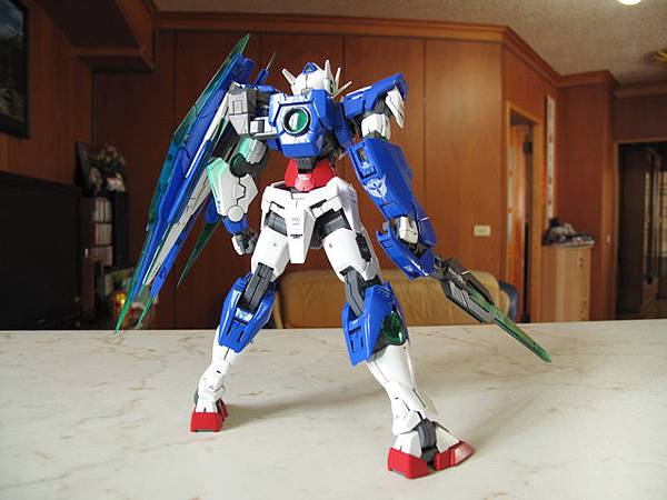 MG Gundam 00 Qan[T]