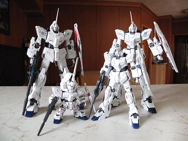 MG Unicorn Gundam HD + MS-Cag...