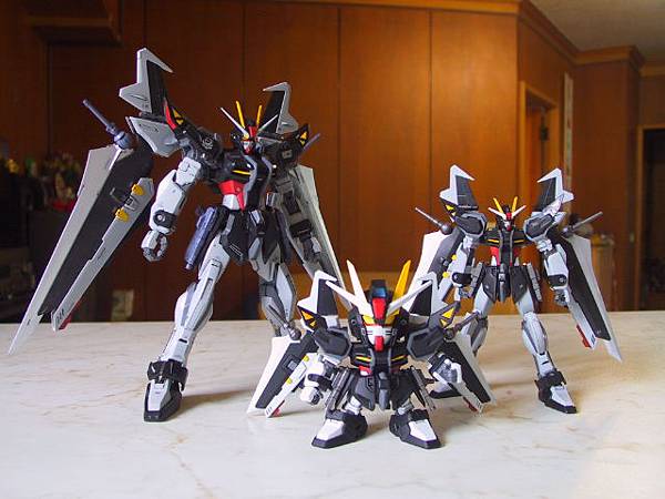 MG  Strike Noir Gundam